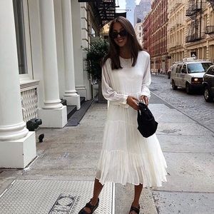 ISO this dress from Oak + Fort ❤️